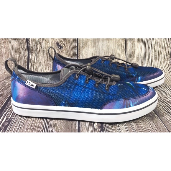 huk mania fishing shoes